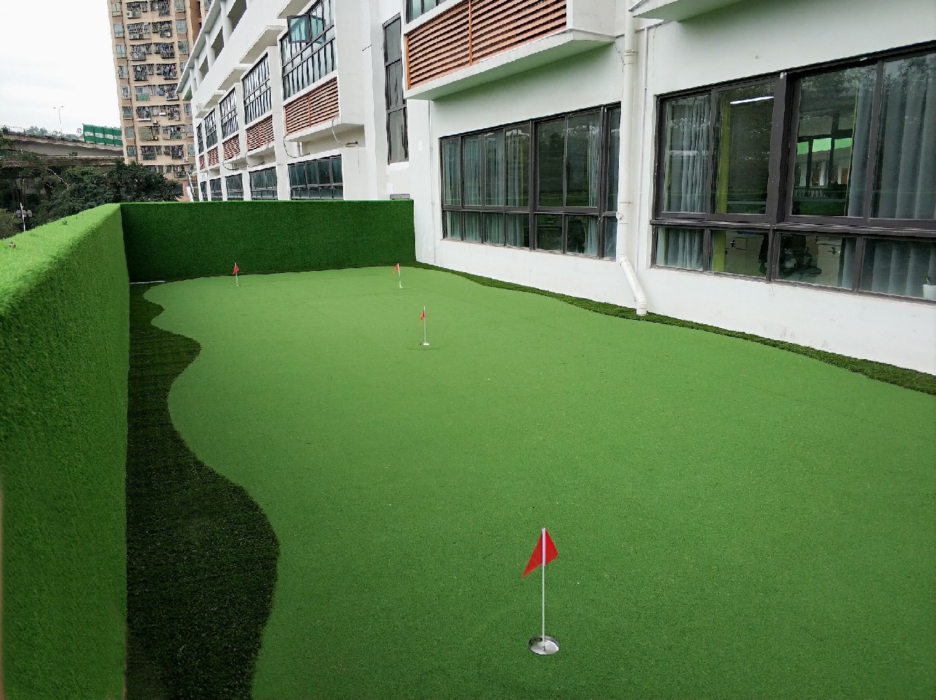 人造草坪地面多维解析